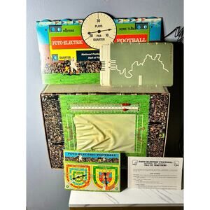 Vintage 1970 Cadaco Foto-Electric Football Hall of Fame Game w Box
